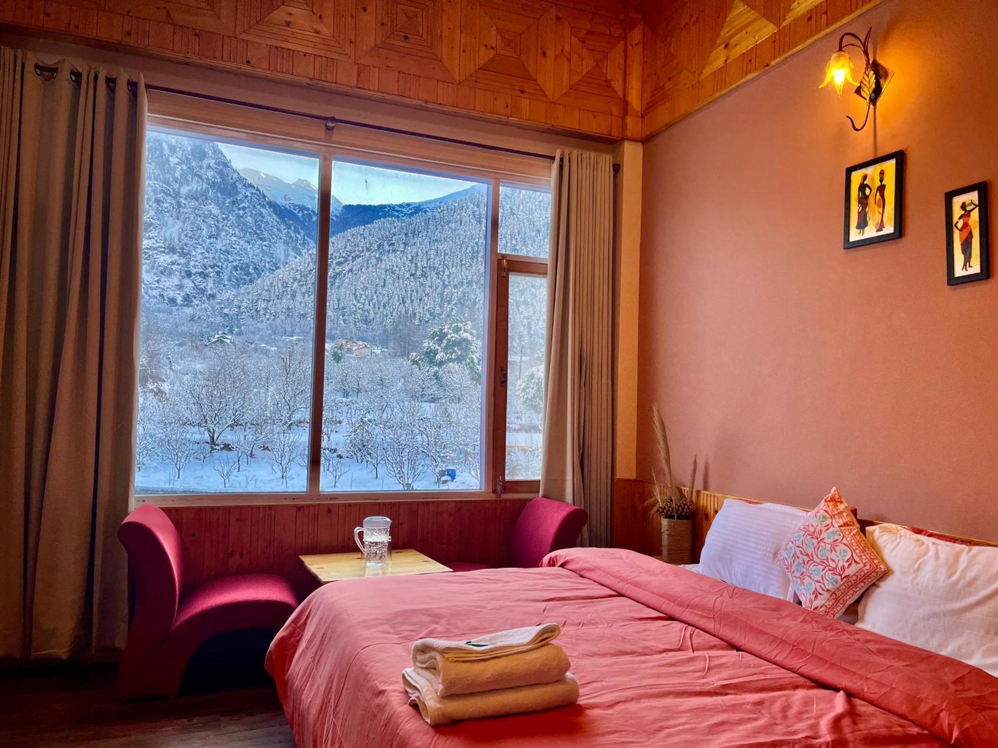 Fluestern Hostel And Cafe Nagar  المظهر الخارجي الصورة