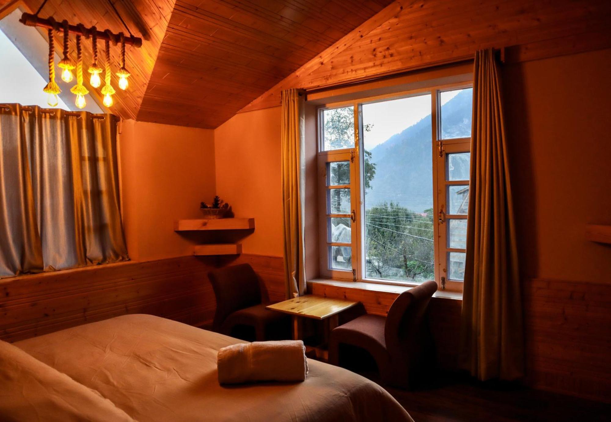Fluestern Hostel And Cafe Nagar  المظهر الخارجي الصورة