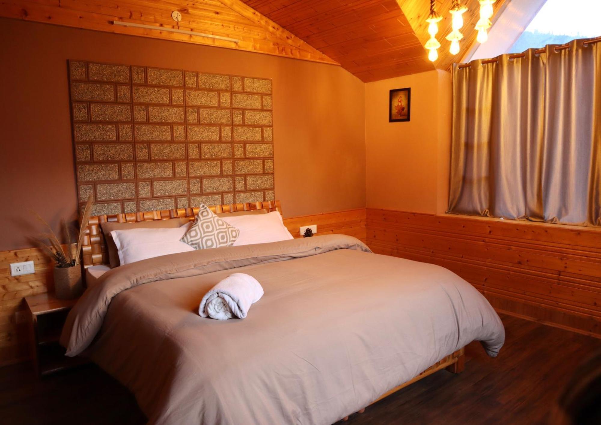 Fluestern Hostel And Cafe Nagar  المظهر الخارجي الصورة
