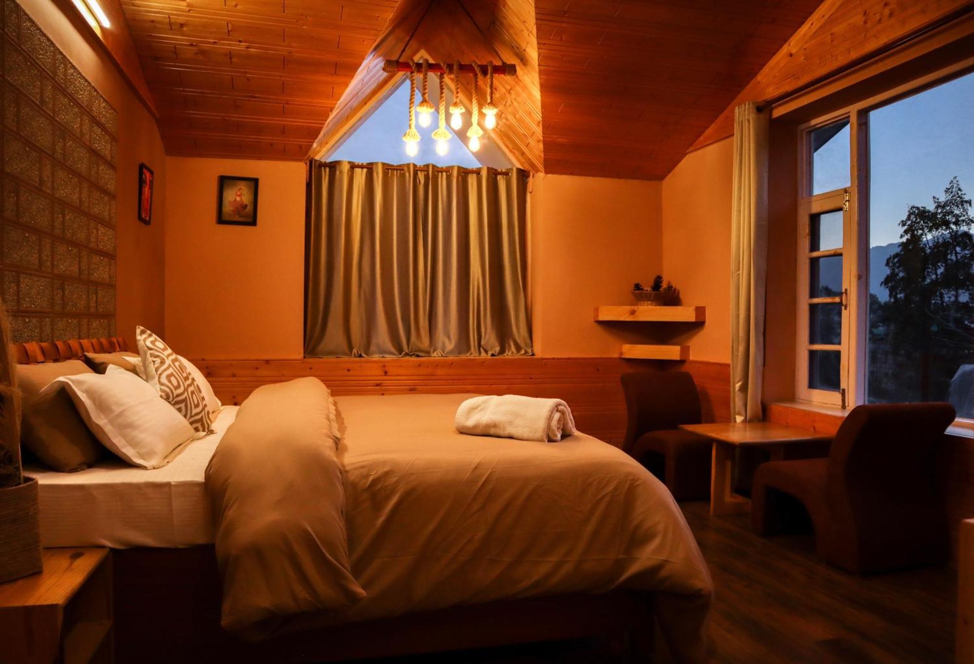 Fluestern Hostel And Cafe Nagar  المظهر الخارجي الصورة