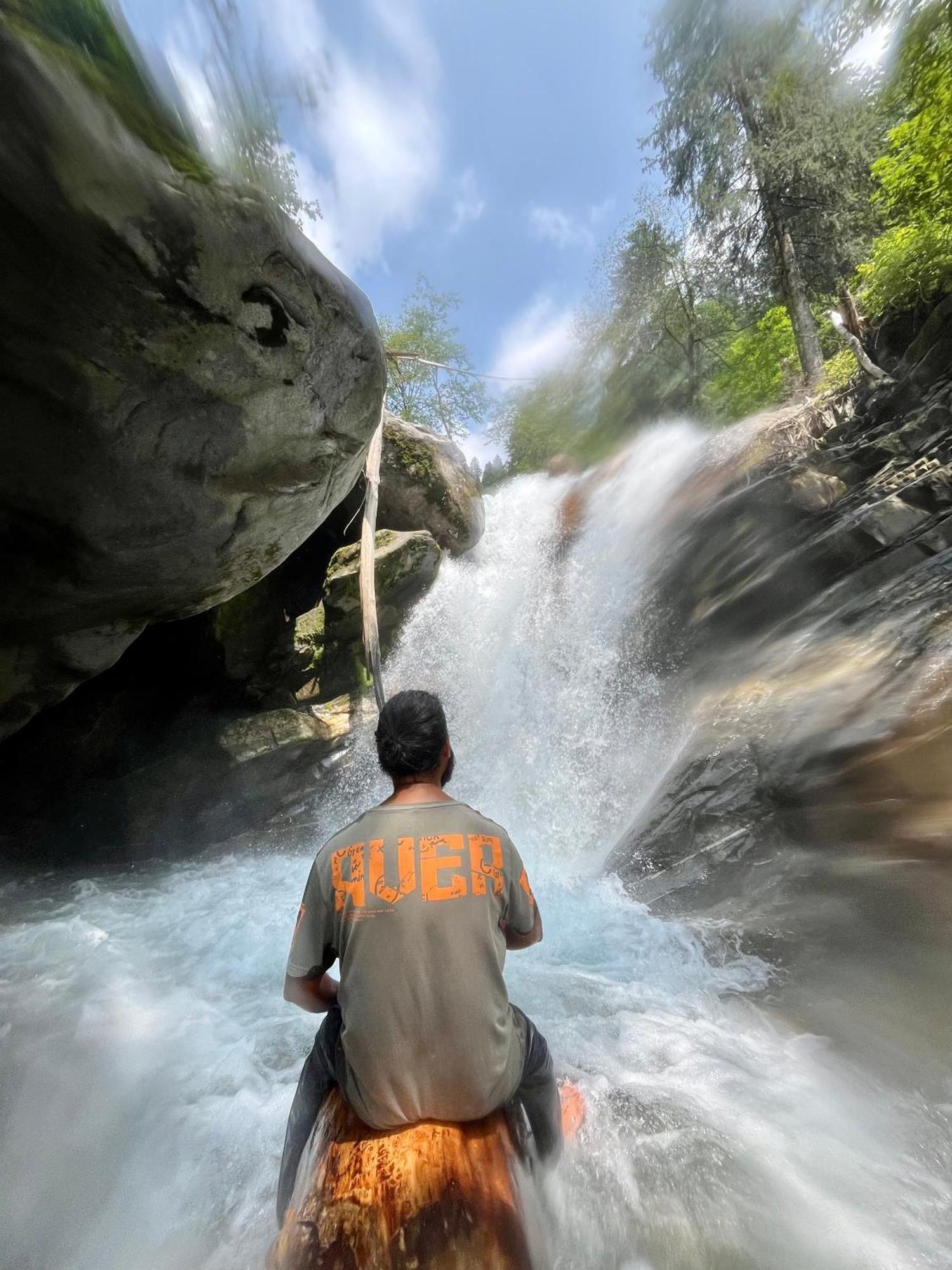 Fluestern Hostel And Cafe Nagar  المظهر الخارجي الصورة