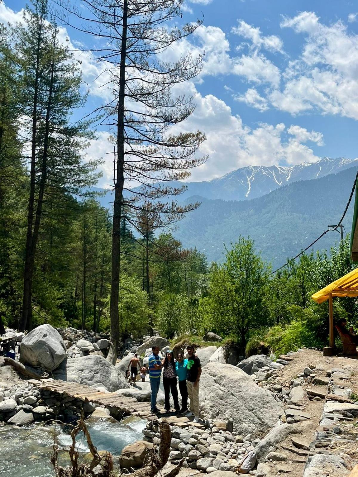 Fluestern Hostel And Cafe Nagar  المظهر الخارجي الصورة