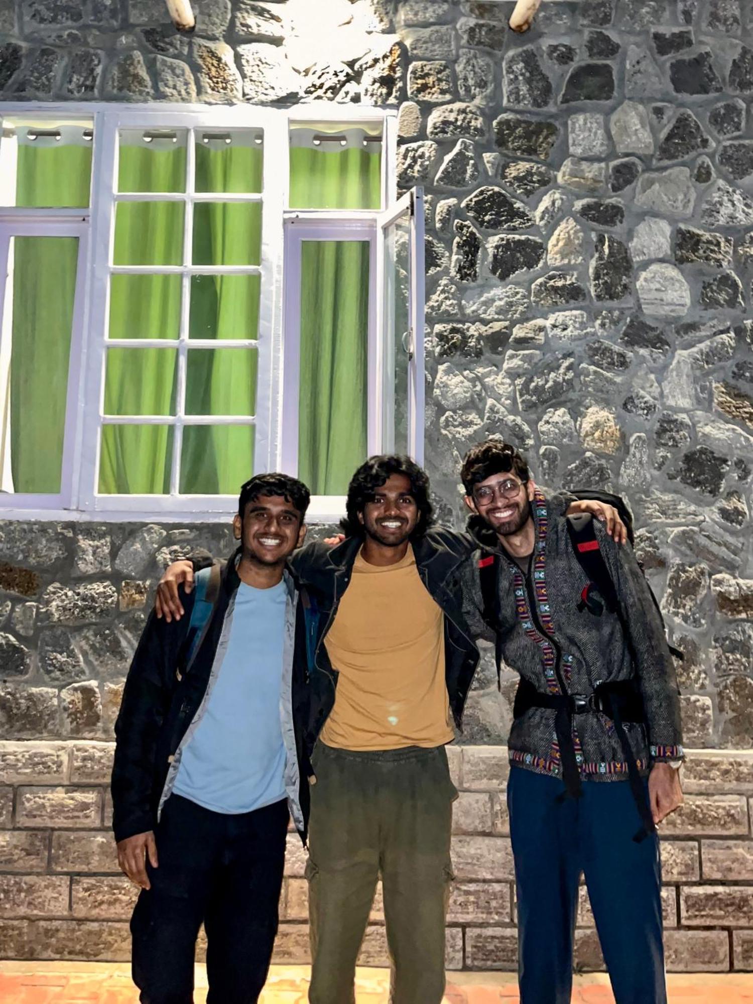Fluestern Hostel And Cafe Nagar  المظهر الخارجي الصورة